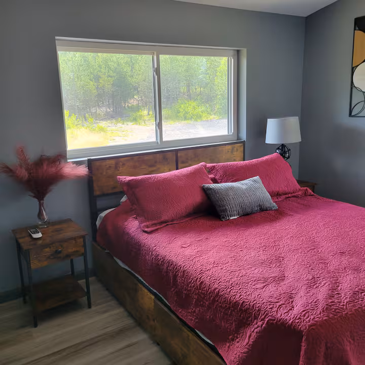 YC Plateau Bedroom