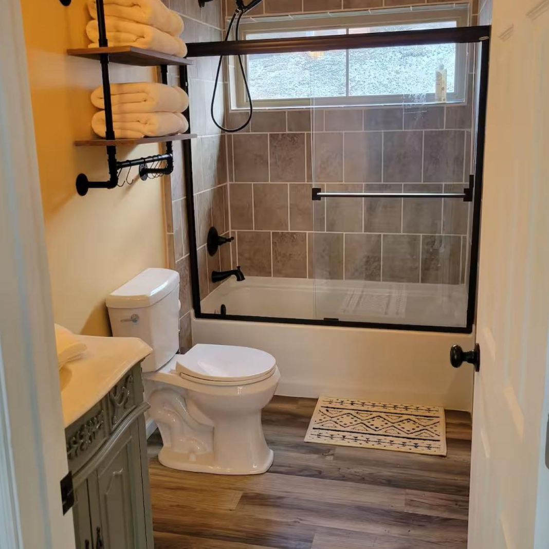 44 Fulton bath
